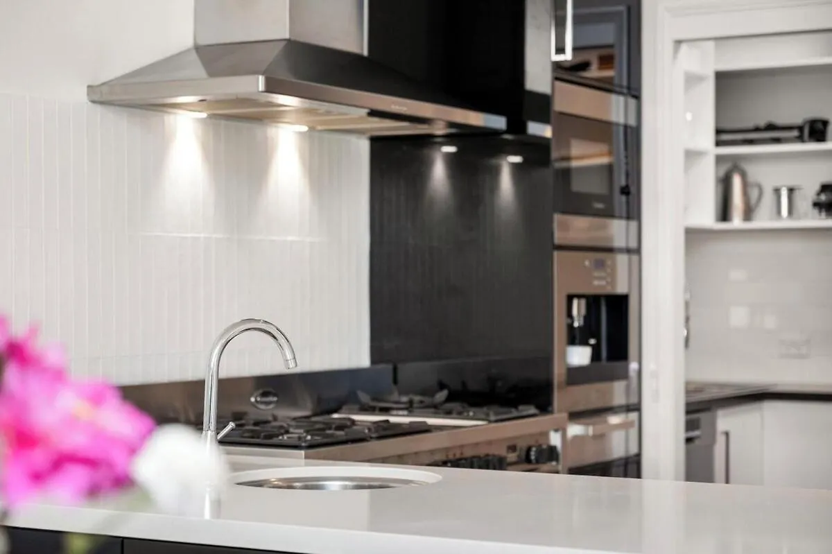 Maison Marie: Cinebar Getaway 4 Bedrooms 2.5 Baths Brisbane Australia