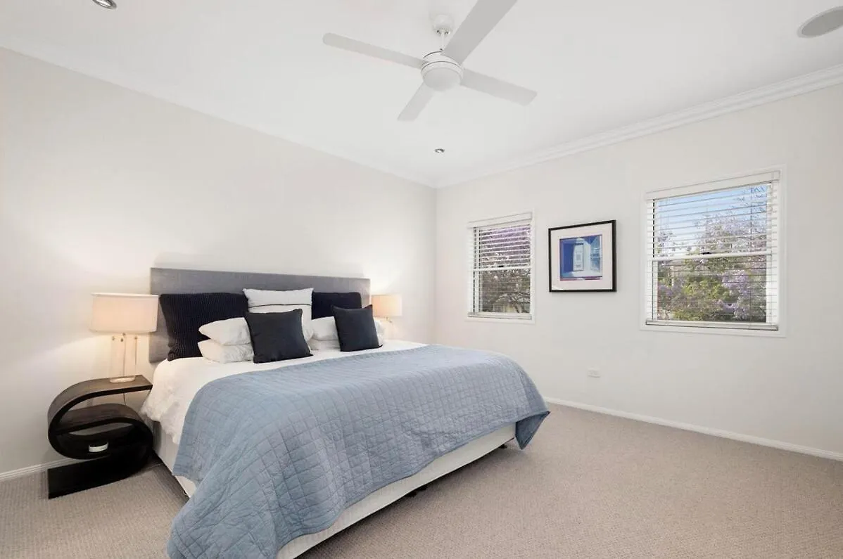 Maison Marie: Cinebar Getaway 4 Bedrooms 2.5 Baths Brisbane