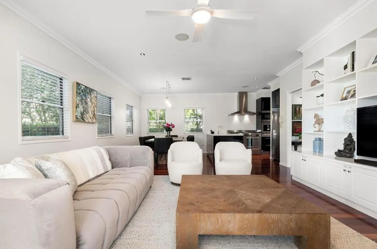 Holiday home Maison Marie: Cinebar Getaway 4 Bedrooms 2.5 Baths Brisbane