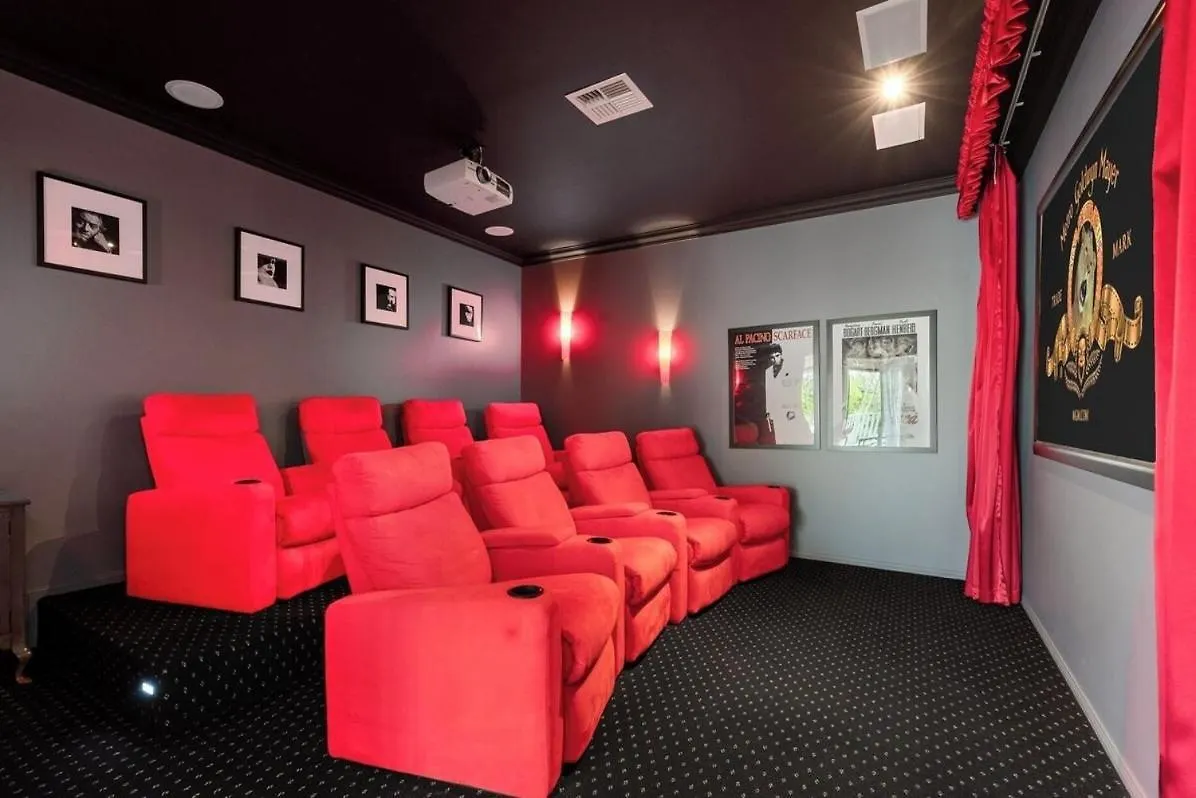 Maison Marie: Cinebar Getaway 4 Bedrooms 2.5 Baths Brisbane Holiday home
