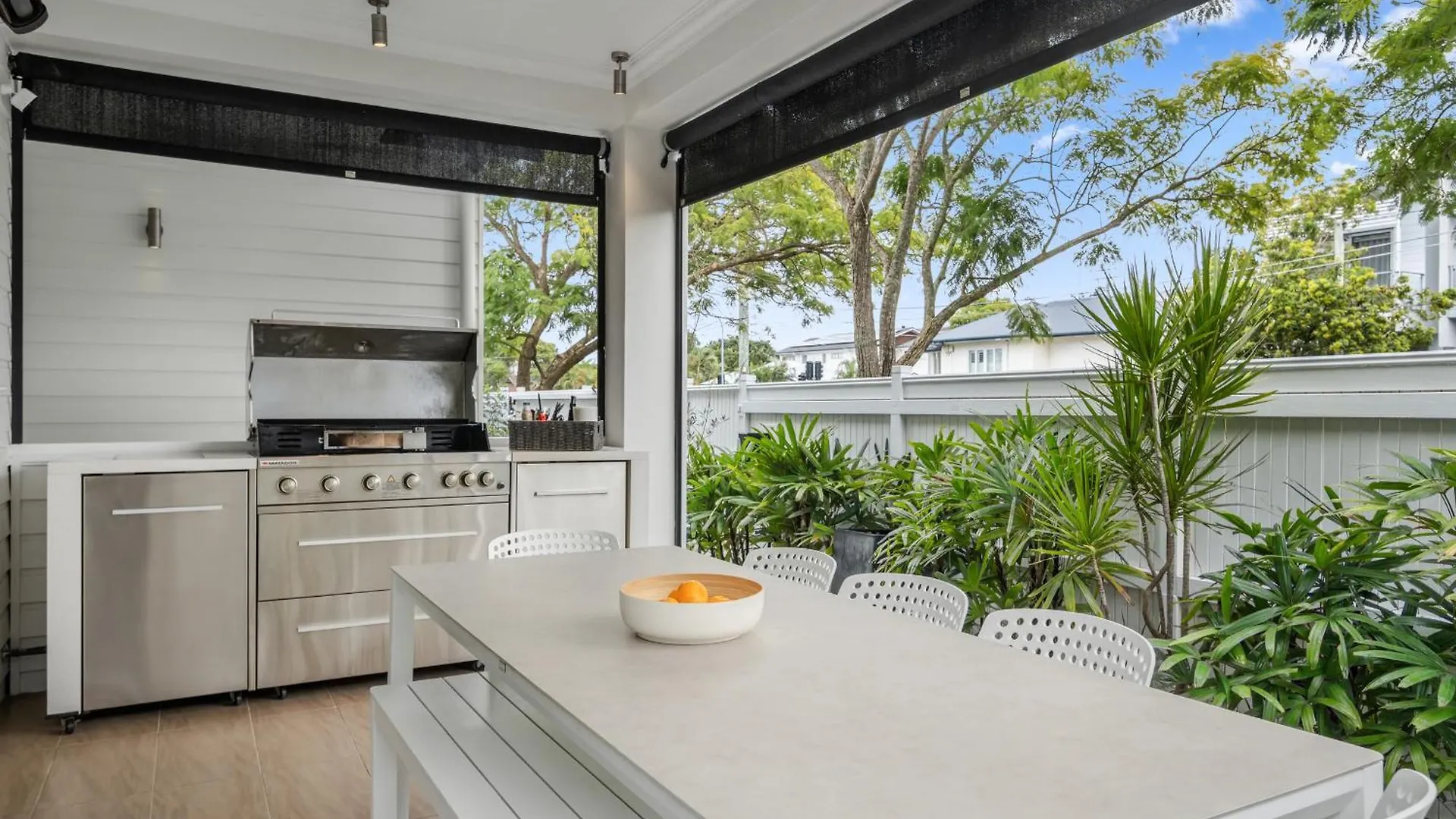 Holiday home Maison Marie: Cinebar Getaway 4 Bedrooms 2.5 Baths Brisbane