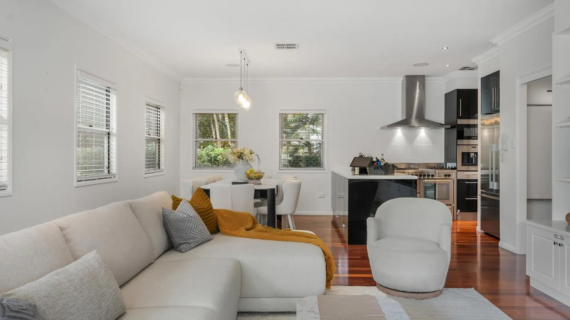 Holiday home Maison Marie: Cinebar Getaway 4 Bedrooms 2.5 Baths Brisbane