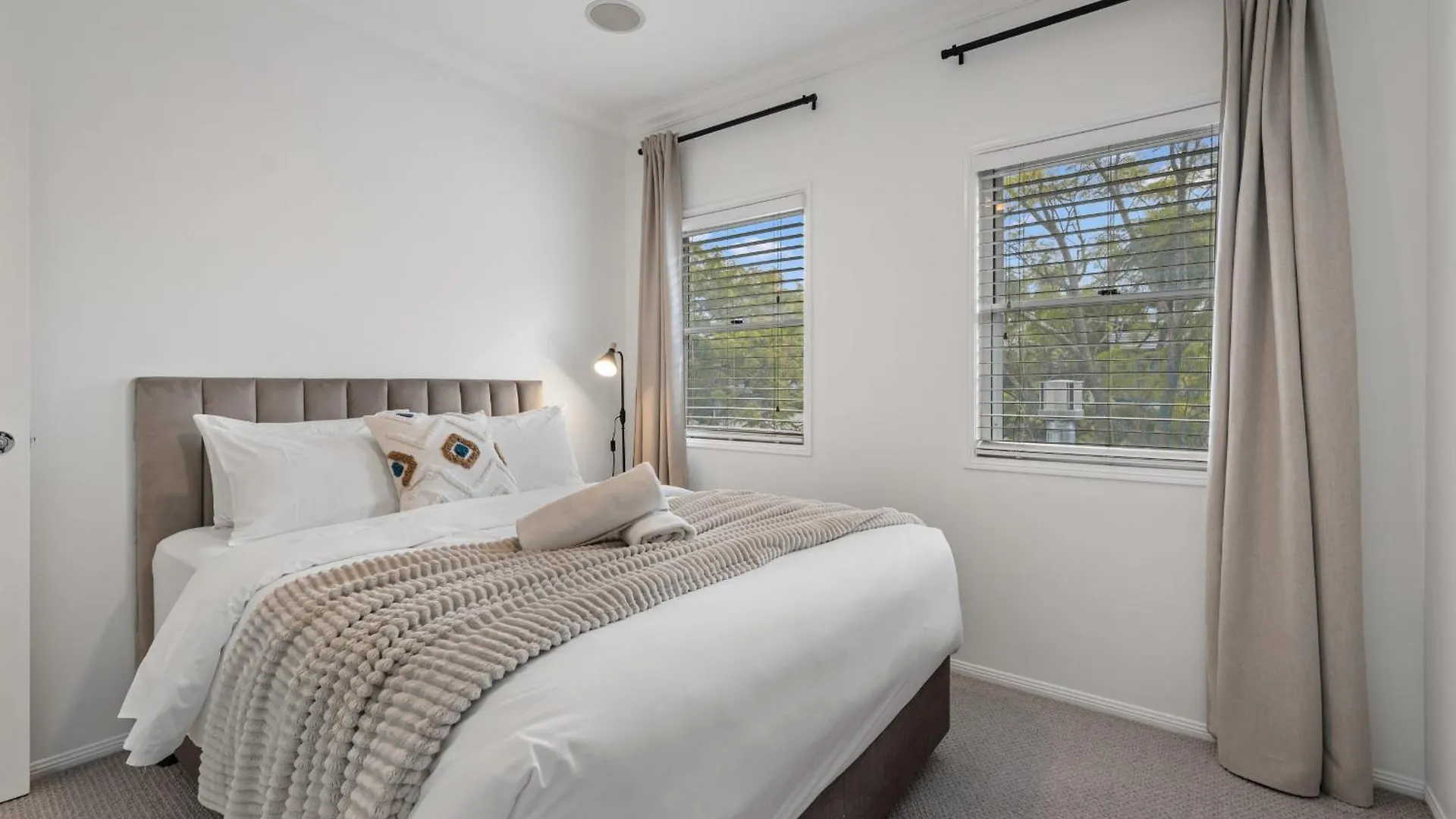 Holiday home Maison Marie: Cinebar Getaway 4 Bedrooms 2.5 Baths Brisbane