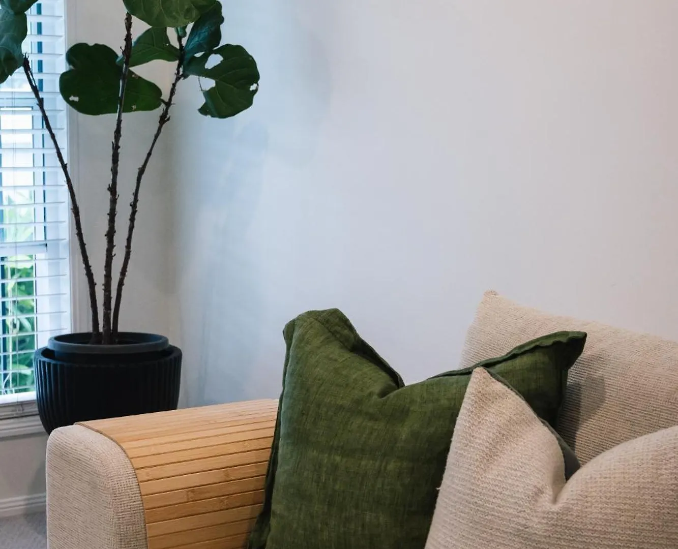 Maison Marie: Cinebar Getaway 4 Bedrooms 2.5 Baths Brisbane Australia