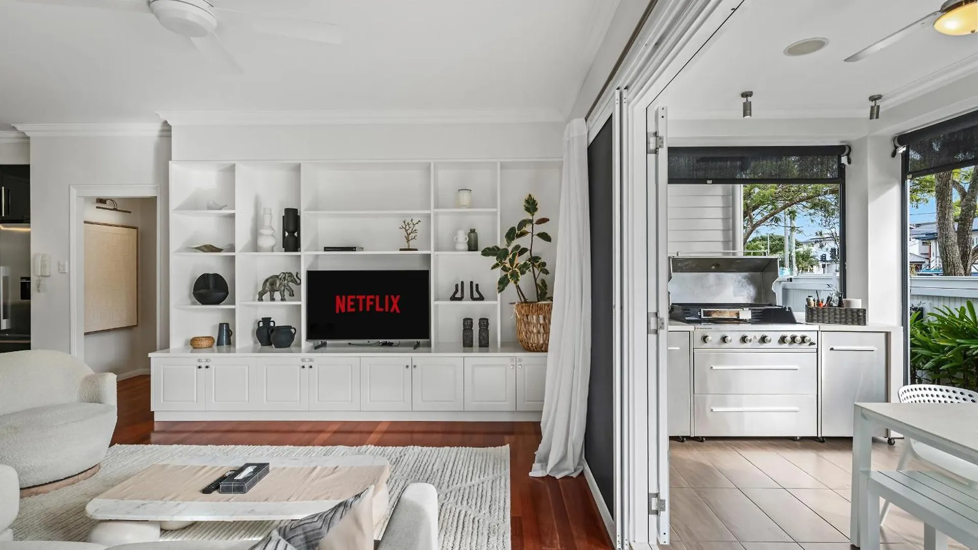 Holiday home Maison Marie: Cinebar Getaway 4 Bedrooms 2.5 Baths Brisbane