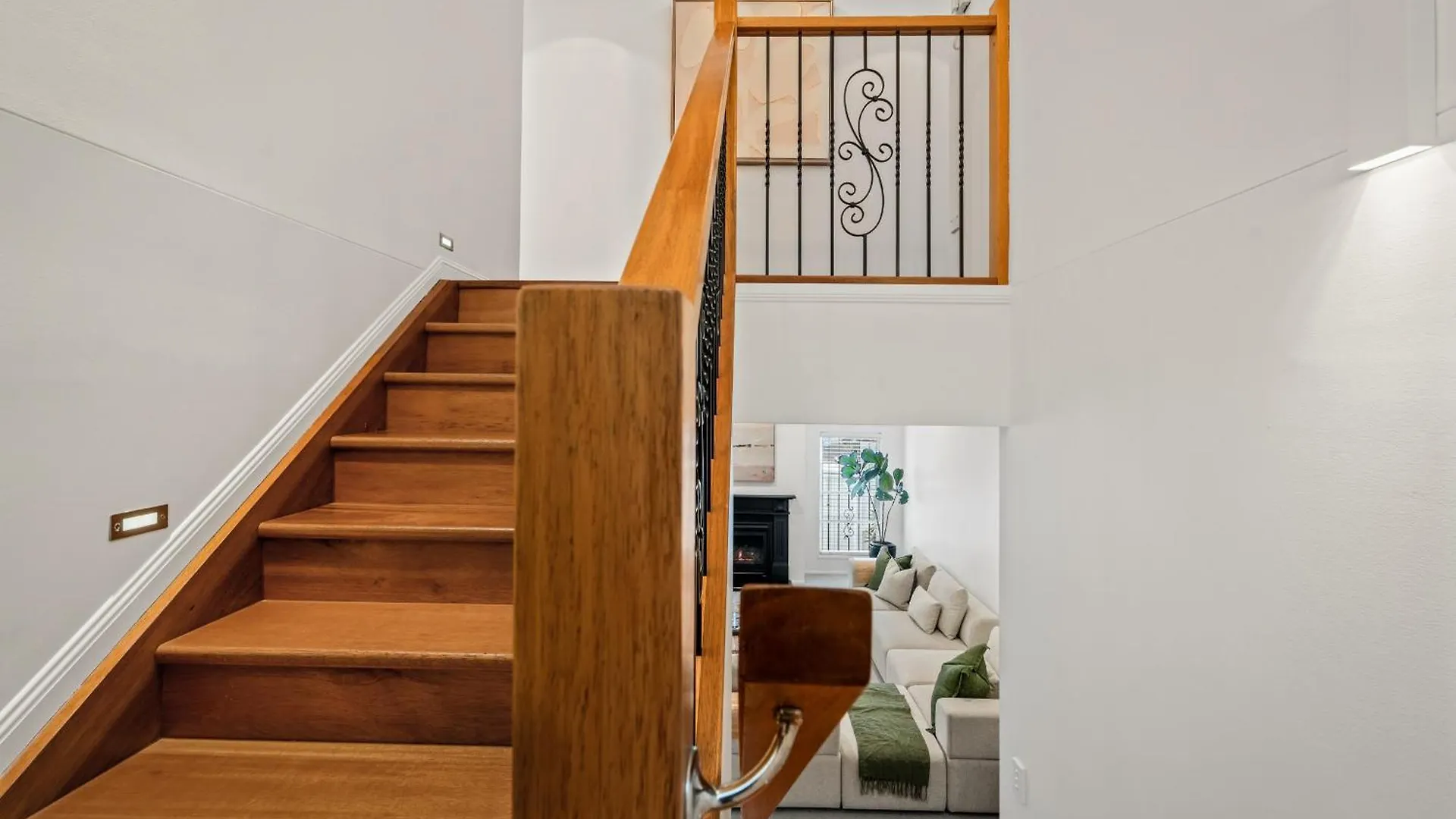 Maison Marie: Cinebar Getaway 4 Bedrooms 2.5 Baths Brisbane